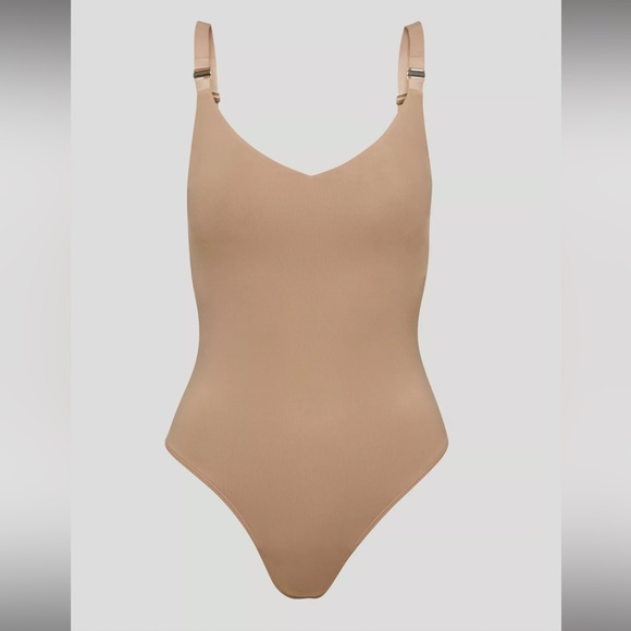 Babaton Tops - Artizia white bodysuit